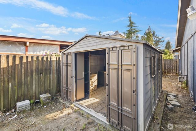 32828 22nd Avenue SW, Federal Way, WA 98023