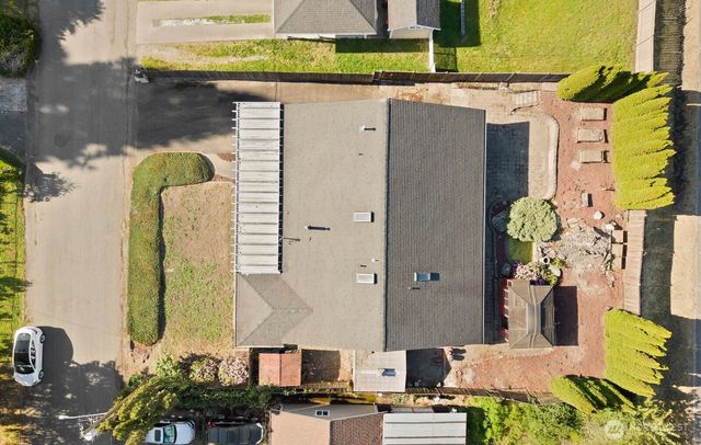 32828 22nd Avenue SW, Federal Way, WA 98023