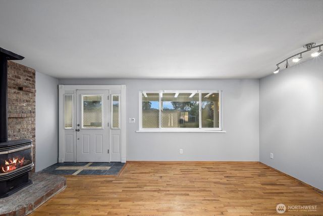 32828 22nd Avenue SW, Federal Way, WA 98023