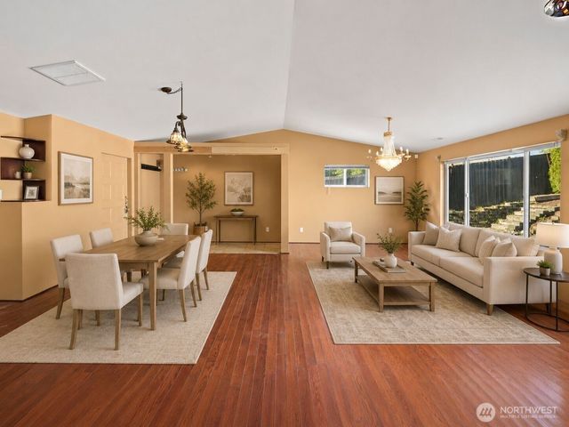 32828 22nd Avenue SW, Federal Way, WA 98023