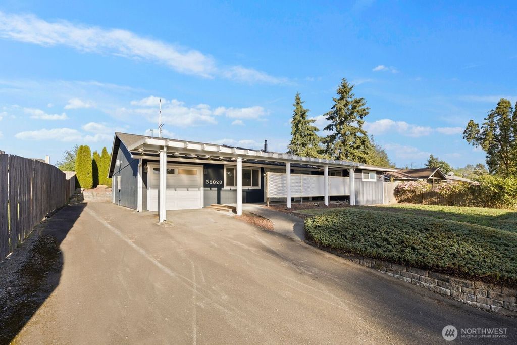 32828 22nd Avenue SW, Federal Way, WA 98023