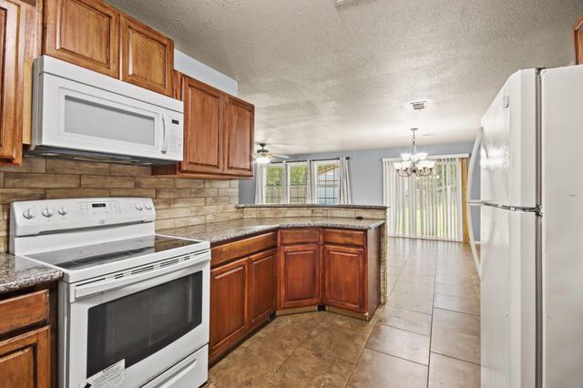 432 County Road 4284, Dayton, TX 77535