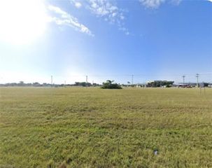 1627 NE 16th TER, Cape Coral, FL 33909