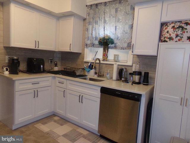 160 LINTON ST, Philadelphia, PA 19120