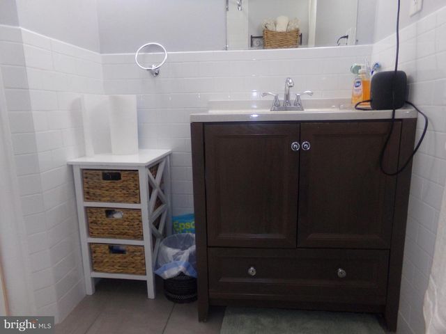 160 LINTON ST, Philadelphia, PA 19120