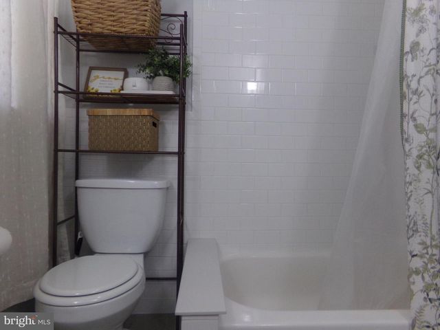 160 LINTON ST, Philadelphia, PA 19120