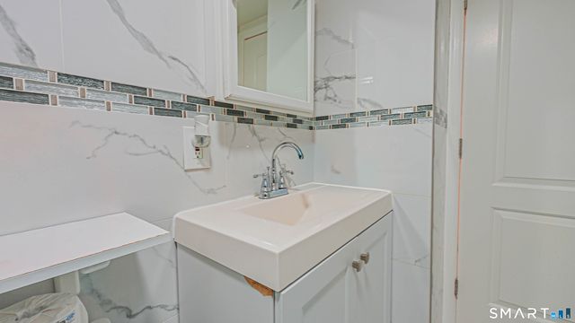 9 Ridge Street, Waterbury, CT 06706