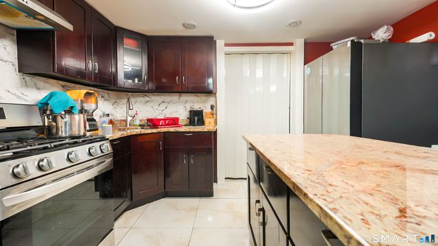9 Ridge Street, Waterbury, CT 06706