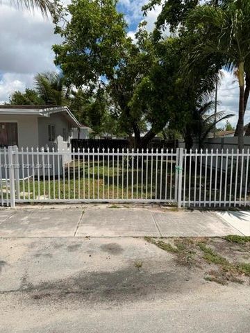 8400 NW 24th Ct, Miami, FL 33147
