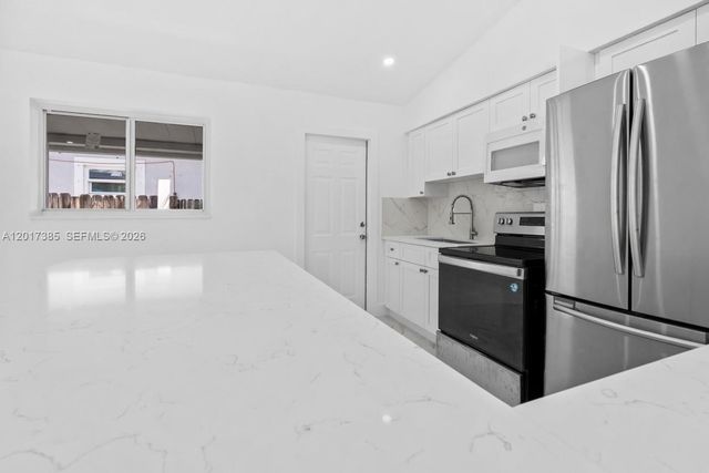 8400 NW 24th Ct, Miami, FL 33147