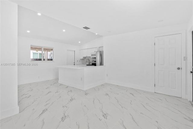 8400 NW 24th Ct, Miami, FL 33147