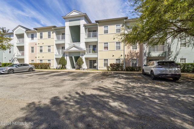 8235 LOBSTER BAY Court 201, Jacksonville, FL 32256