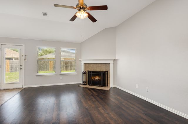 213 Longhorn Drive, Waxahachie, TX 75165