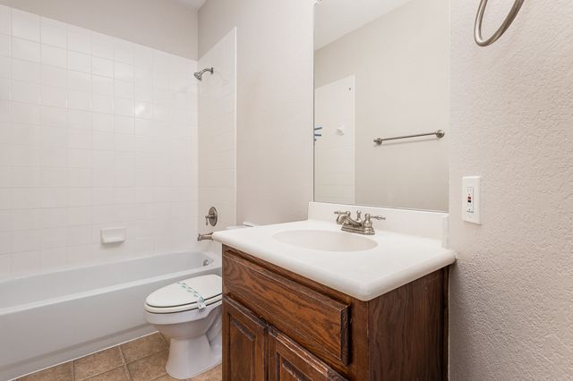 213 Longhorn Drive, Waxahachie, TX 75165