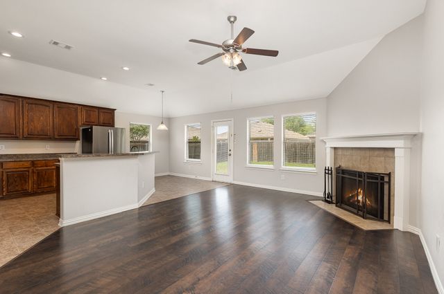 213 Longhorn Drive, Waxahachie, TX 75165