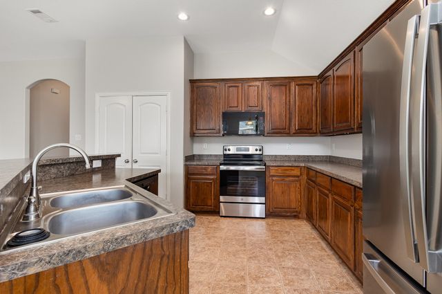 213 Longhorn Drive, Waxahachie, TX 75165
