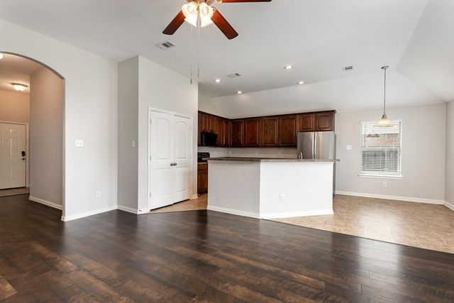 213 Longhorn Drive, Waxahachie, TX 75165