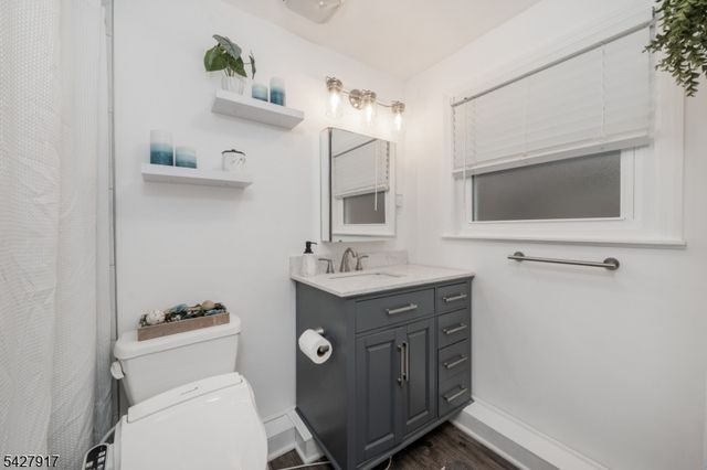 12 Timbercroft Rd, High Bridge Boro, NJ 08829