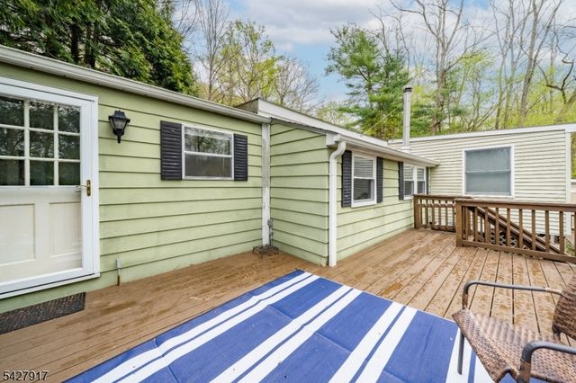 12 Timbercroft Rd, High Bridge Boro, NJ 08829