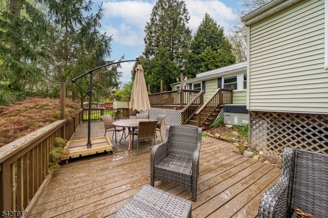 12 Timbercroft Rd, High Bridge Boro, NJ 08829