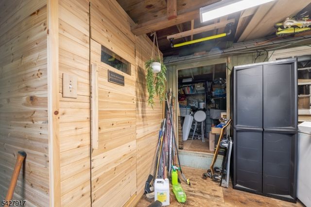 12 Timbercroft Rd, High Bridge Boro, NJ 08829