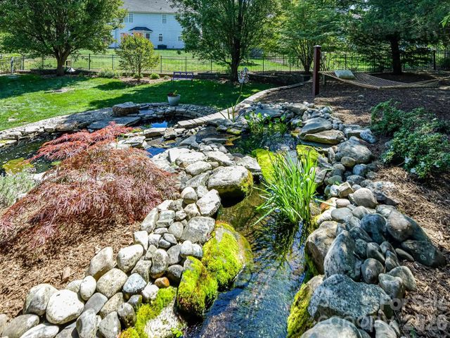 2535 Harlington Lane, Charlotte, NC 28270