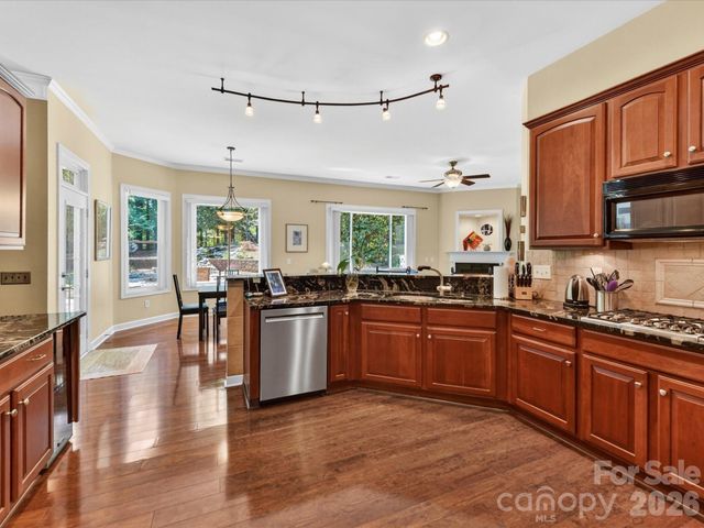 2535 Harlington Lane, Charlotte, NC 28270