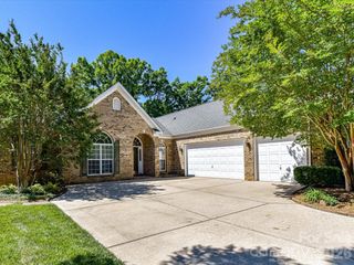 2535 Harlington Lane, Charlotte, NC 28270