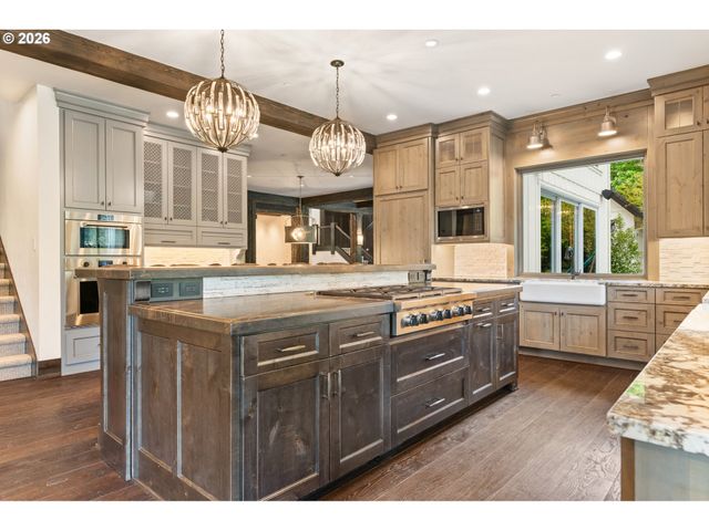 31553 Sw ISLE WAY Ln, West Linn, OR 97068