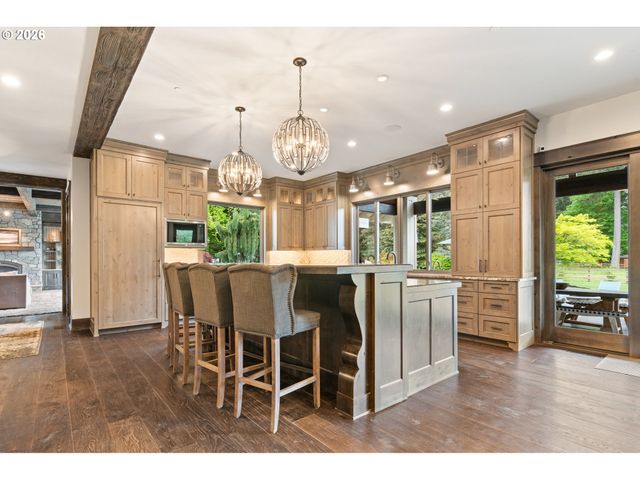 31553 Sw ISLE WAY Ln, West Linn, OR 97068