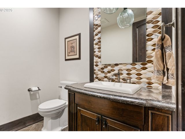 31553 Sw ISLE WAY Ln, West Linn, OR 97068