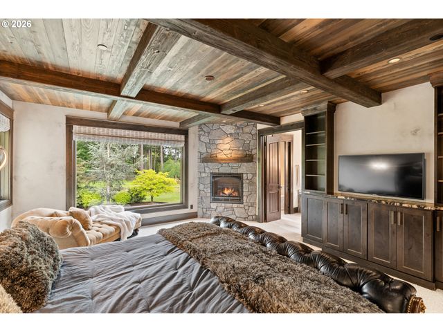 31553 Sw ISLE WAY Ln, West Linn, OR 97068