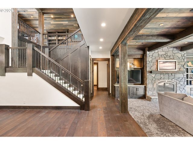 31553 Sw ISLE WAY Ln, West Linn, OR 97068