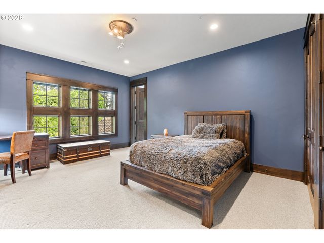 31553 Sw ISLE WAY Ln, West Linn, OR 97068