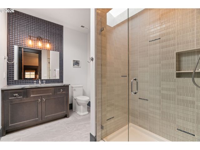 31553 Sw ISLE WAY Ln, West Linn, OR 97068