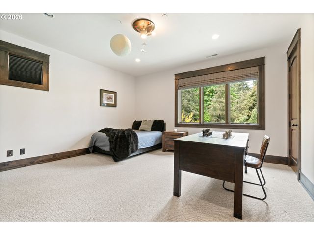 31553 Sw ISLE WAY Ln, West Linn, OR 97068