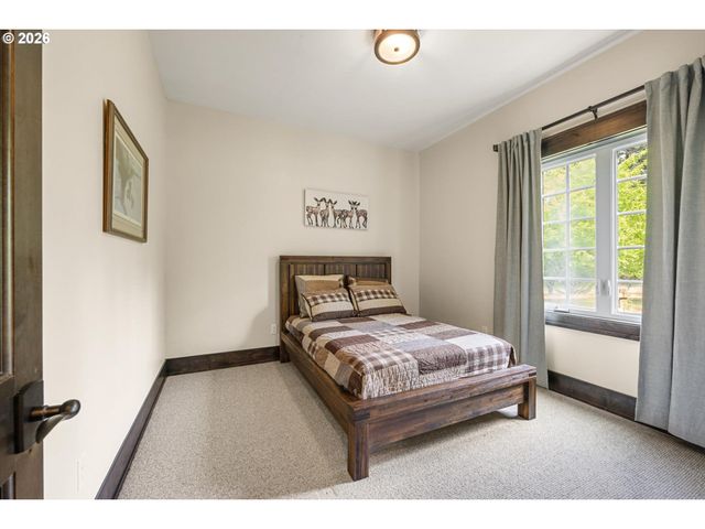 31553 Sw ISLE WAY Ln, West Linn, OR 97068