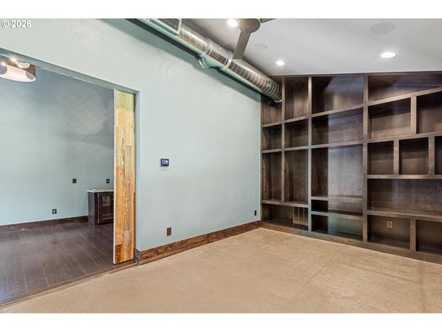 31553 Sw ISLE WAY Ln, West Linn, OR 97068