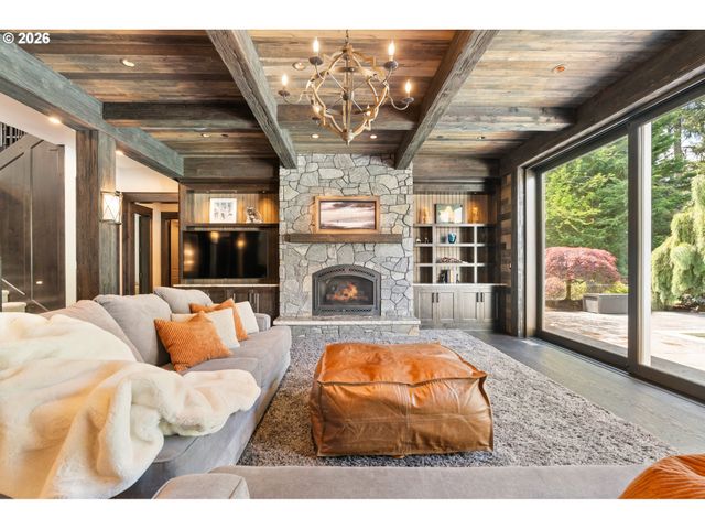 31553 Sw ISLE WAY Ln, West Linn, OR 97068