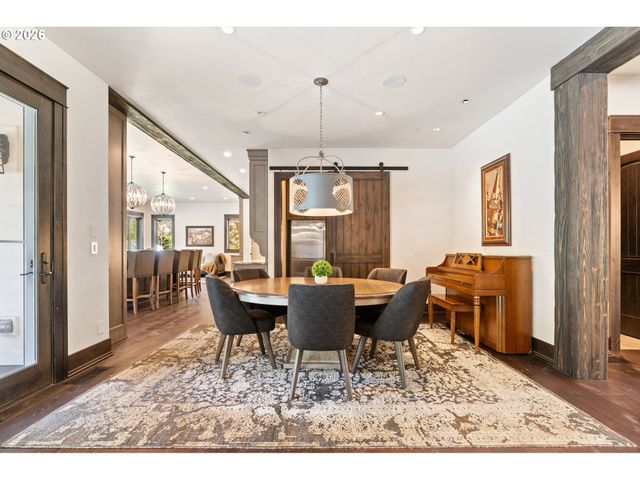 31553 Sw ISLE WAY Ln, West Linn, OR 97068