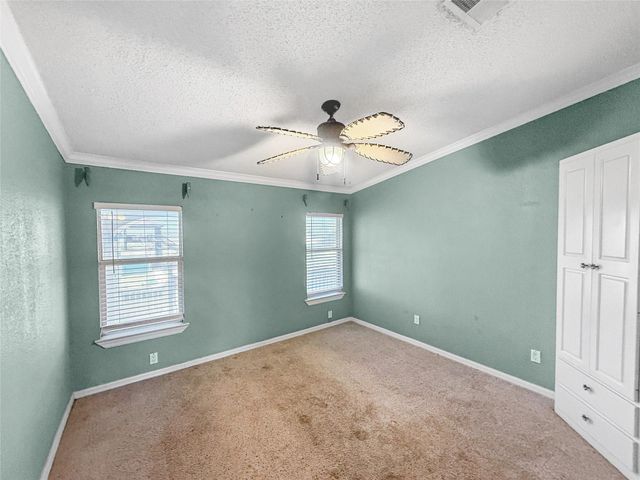 1152 Van Sant, Gilchrist, TX 77617