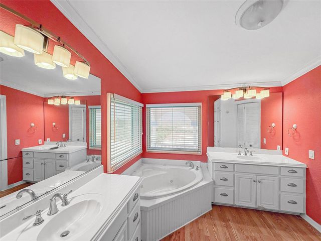 1152 Van Sant, Gilchrist, TX 77617