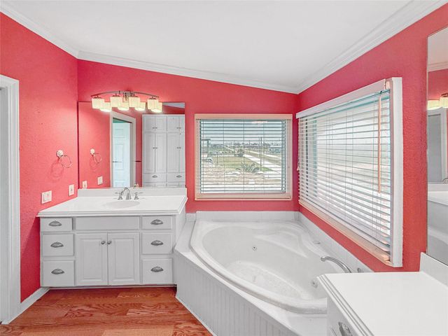 1152 Van Sant, Gilchrist, TX 77617