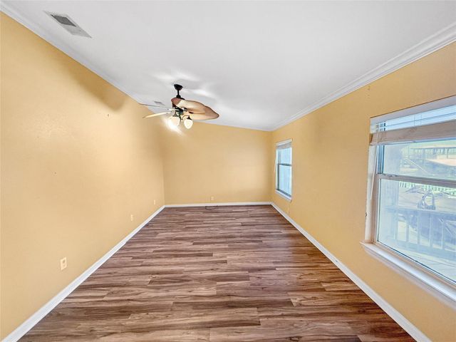 1152 Van Sant, Gilchrist, TX 77617