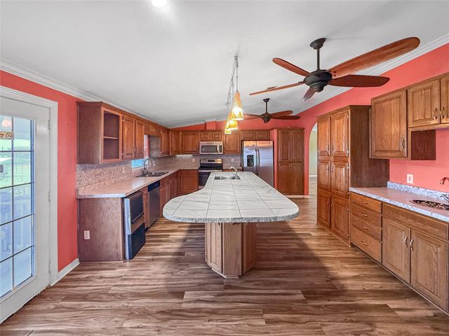 1152 Van Sant, Gilchrist, TX 77617