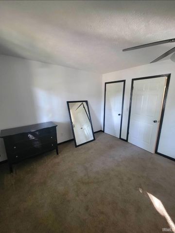 1431 Lincolnway Street, Mishawaka, IN 46544