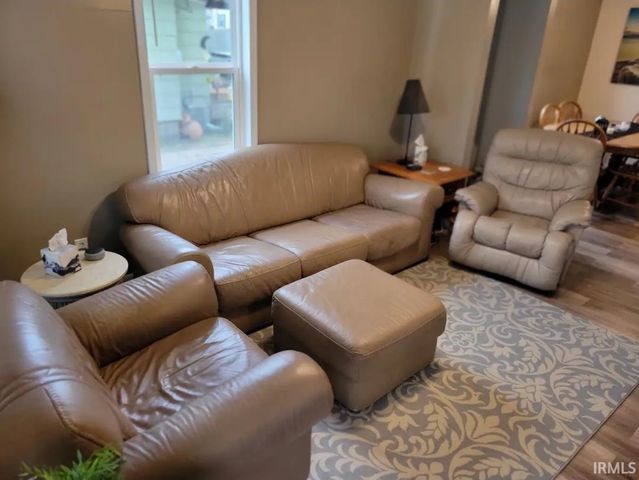 1431 Lincolnway Street, Mishawaka, IN 46544