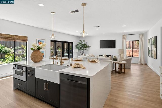 719 Bourne Ct, Danville, CA 94506