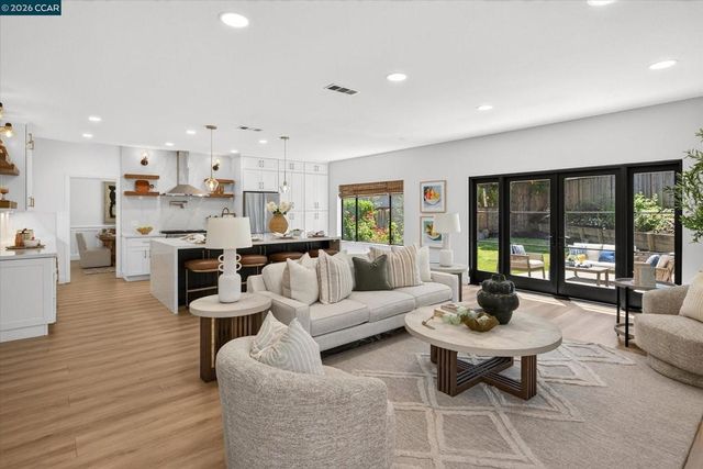 719 Bourne Ct, Danville, CA 94506
