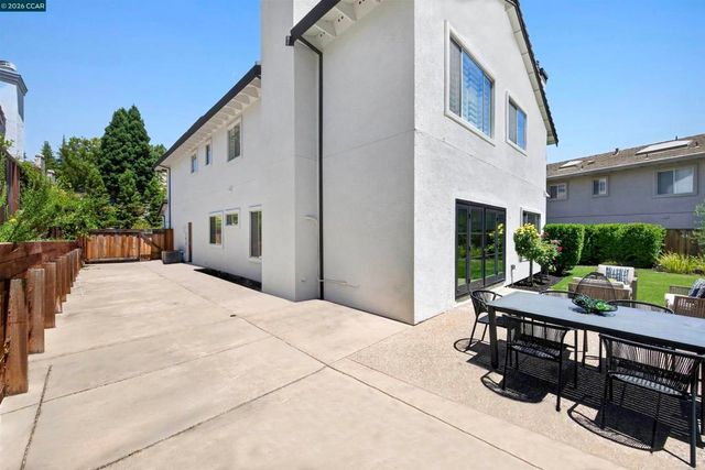 719 Bourne Ct, Danville, CA 94506